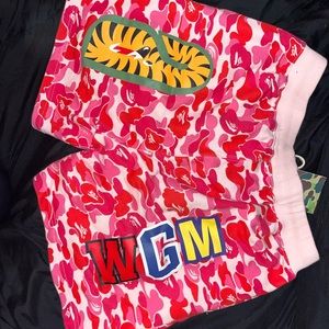 A bathing ape shorts size medium